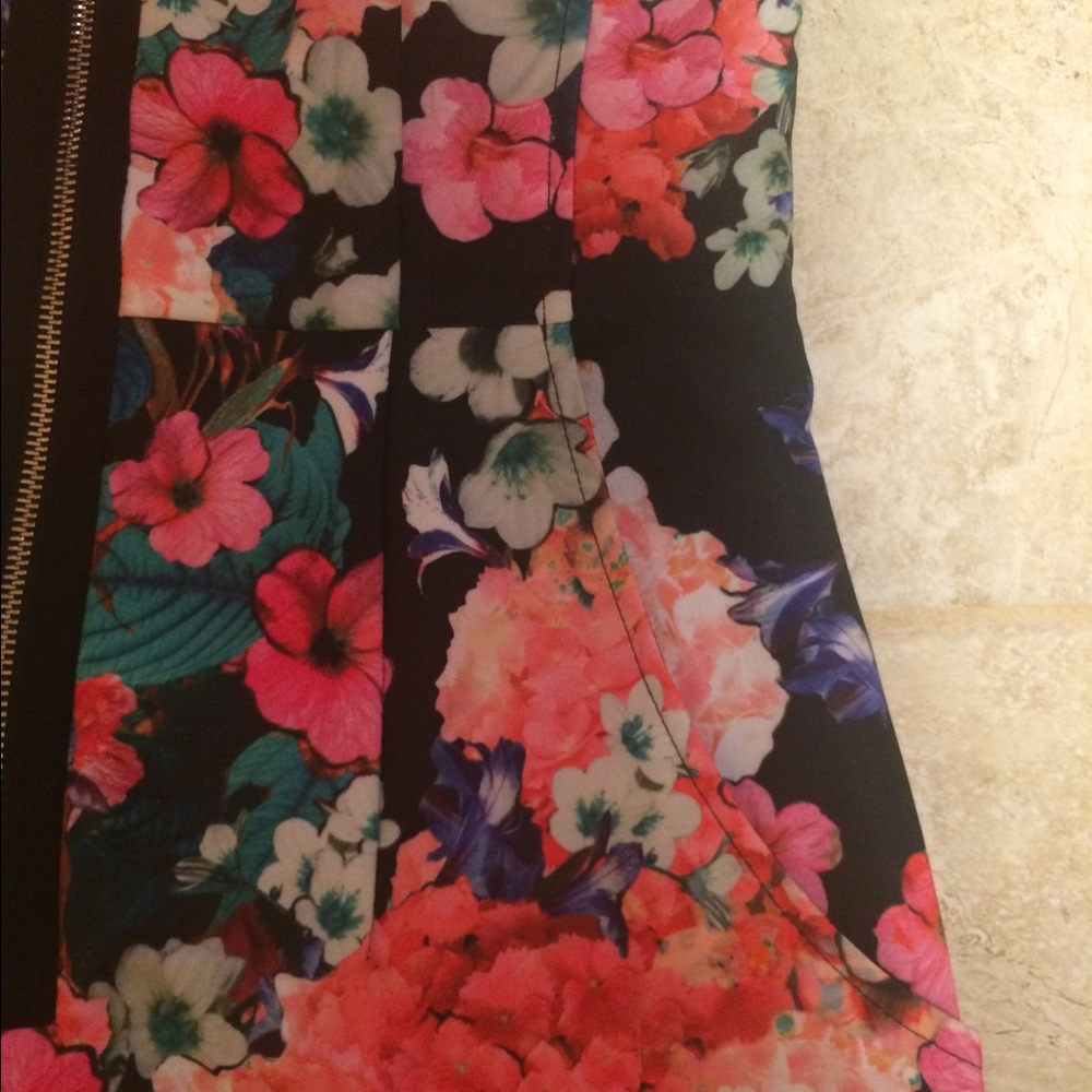 Nanette Lepore floral dress size 8 - Picture 3 of 4